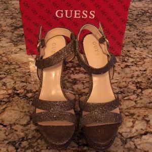 Guess “Geary” platform heels with box size 8.5